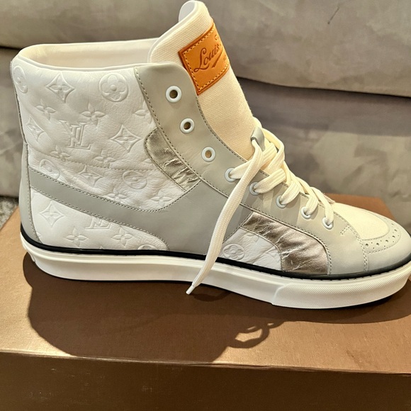 Authentic Louis Vuitton men’s high top sneaker - Picture 2 of 7